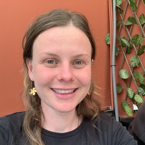 Laura profile photo