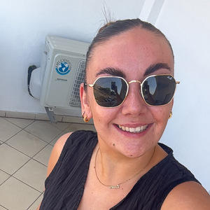 Laura profile photo