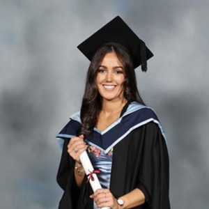 Laura profile photo